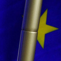 Podwójny stojak na flagi - duży, złoty